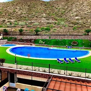 https://coqueto-apartamento-en-arona-el-palm-mar.tenerifehoteles.net